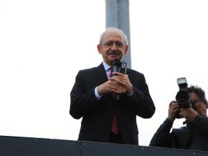 Kılıçdaroğlu, Beşiktaş’taki 19 Mayıs Kutlamalarına Katıldı