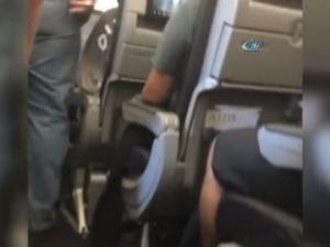 Türk Yolcu Abd Uçağında Olay Çıkardı