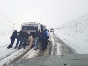 Yaz Geliyor Derken Kar Geldi
