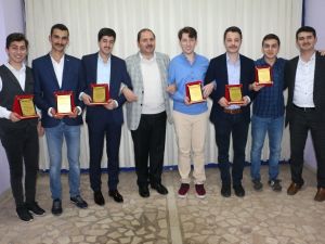 Huzur Erkek Öğrenci Yurdu 21. Mezuniyet Sevincini Yaşadı
