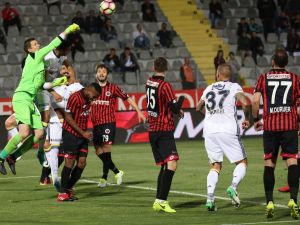 İlk Yarı Fenerbahçe’nin