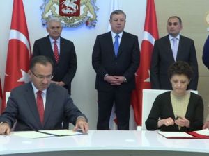Türkiye-gürcistan Arasında İmzalar Atıldı