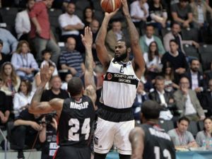 Beşiktaş Seride 1-0 Öne Geçti