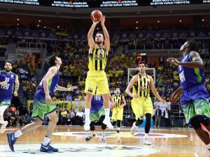 Fenerbahçe Farklı Yendi