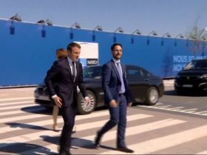 Macron Nato Karargah Binasına Geldi
