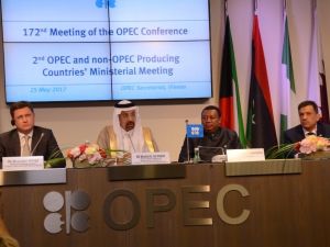 Opec, Petrol Üretimini Kısma Kararını 9 Ay Daha Uzattı