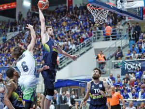Fenerbahçe Yarı Finalde: Rakip Daçka!