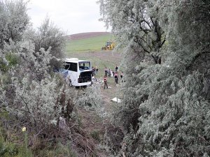 Kalecik'te yolcu otobüsü devrildi: 8 ölü, 34 yaralı