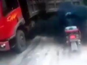 Motosikletli Dumana Boğuldu