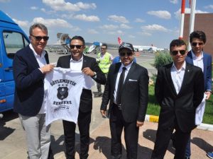 Fikret Orman’a 3 Yıldızlı Tişört