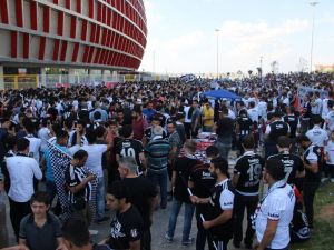 Taraftarlar Stada Alındı