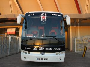 3 Yıldızlı Takım Otobüsü Maç Sonunu Bekliyor