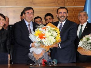 Ak Parti’de Devir Teslim