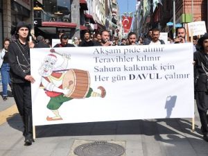 Giresun’da Ramazan Davulcularının Korsan Davulcu Eylemi