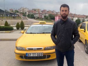 Taksisine Binen Adamdan Şüphelendi Ve...