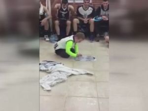Down Sendromlu Küçük Taraftardan Futbolculara Taktik