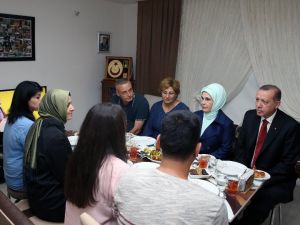 Cumhurbaşkanı Erdoğan 15 Temmuz Şehidinin Evinde İftar Yaptı