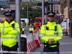 Londra Saldırısında 12 Gözaltı