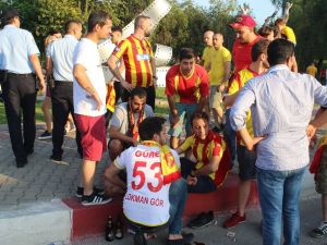 Eskişehir-göztepe Maçı Öncesi 1 Taraftar Yaralı