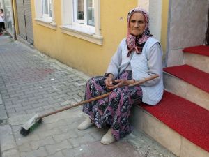 Türkiye’de 3 Milyon 100 Bin, Giresun’da İse 33 Bin 400 Kişi Yalnız Yaşıyor