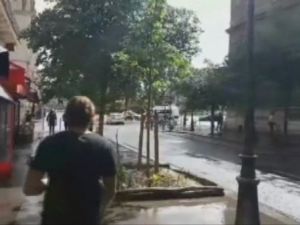 Paris’te Polise Saldırı