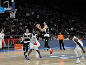 Fenerbahçe’nin Rakibi Beşiktaş Oldu