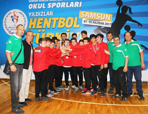 Kurtuluş Ortaokulu Hentbolde Türkiye 3.'sü Oldu