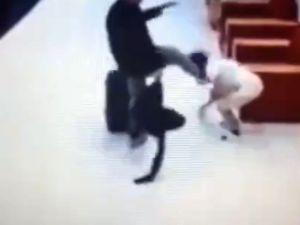 Çene Kıran Tekme !