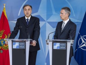 Karadağ Bayrağı Nato Genel Merkezine Asıldı