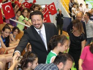 Hidayet Türkoğlu 10 Bin Basketbol Topu Dağıttı