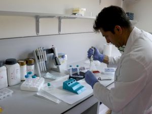 Kanseri Araştırırken Kansere Yakalandı