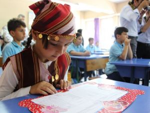 Trabzon’da 140 Bin 245 Öğrenci Karnelerini Alarak Tatile Girdi