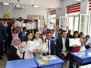 Gümüşhane’de Öğrenciler Karne Aldı