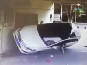 Acemi Kadın Sürücü Duvara Çıktı
