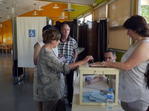 Ohal’deki Fransa Bir Kez Daha Sandık Başında