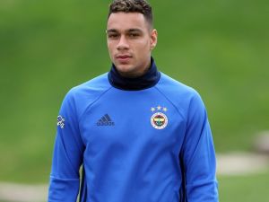 Gregory Van Der Wiel Sezonu Erken Açtı