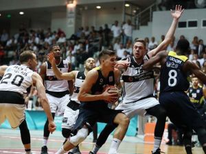 Olaylı Derbi Fenerbahçe’nin