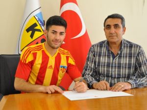 Kayserispor’da Çifte İmza