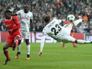 Şampiyonlar Ligi’nde Yılın Golü Cenk Tosun’dan