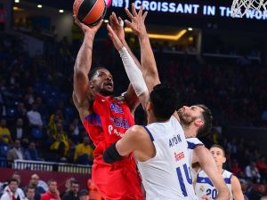 Cska Moskova, Kyle Hines İle 2 Yıl Uzattı