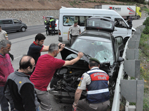 Artvin’de Trafik Kazası: 10 Yaralı