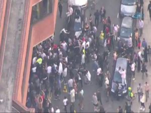 Londra’da Yangın Protestosu