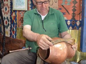Babasının Hatırasını Yaşatmaya Çalışıyor