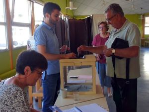 Fransa Yeniden Sandık Başında