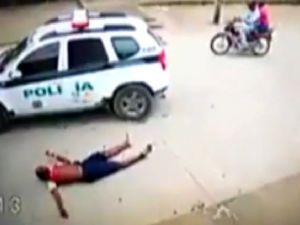Motosikletli Havada Defalarca Takla Attı