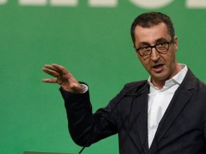Ümidini Eşcinsel Evliliklere Bağladı