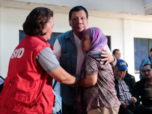 Duterte Vatandaşlarından Özür Diledi