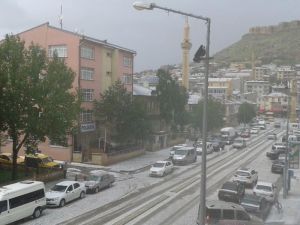 Dolu Bayburt’u Beyaza Bürüdü