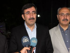 “Sokak Siyasetinin Değil, Meşru Siyasetin Ön Plana Alınması Lazım"