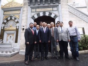 Çavuşoğlu Tokyo Camiini Ziyaret Etti